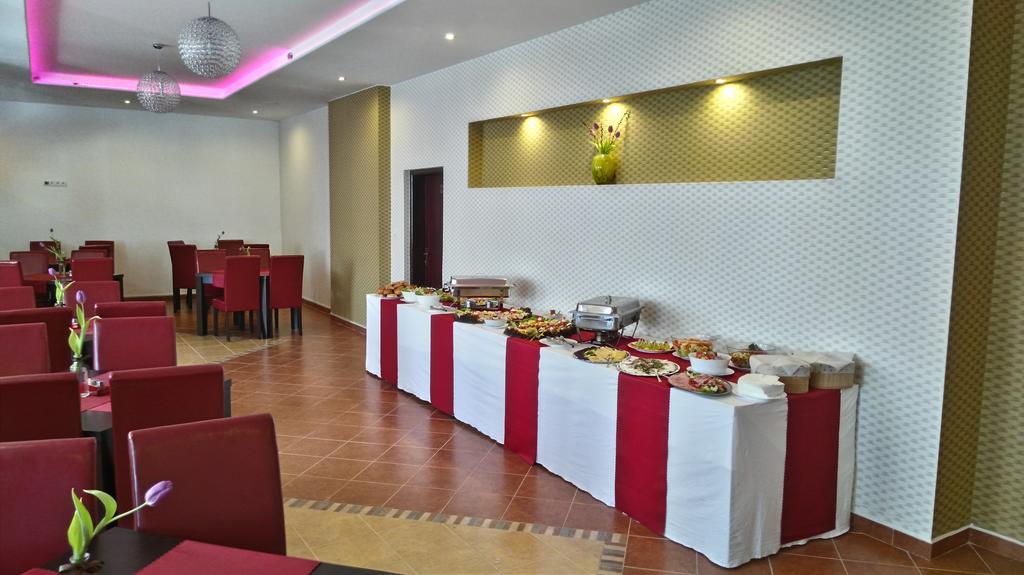 Hotel Gula Batizovce Dış mekan fotoğraf
